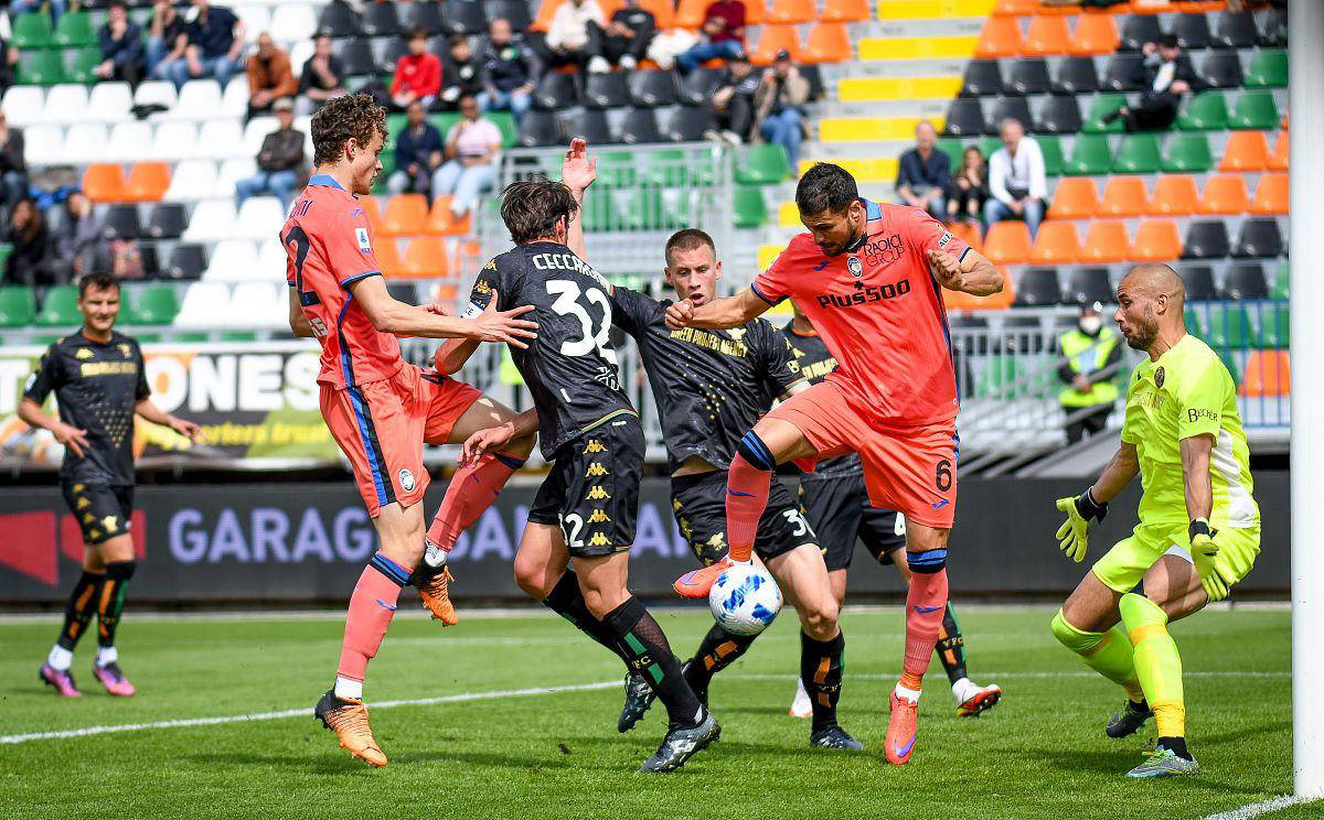 爱游戏网页版登录入口-帕尔马连续两轮不胜，保级前景蒙上阴影