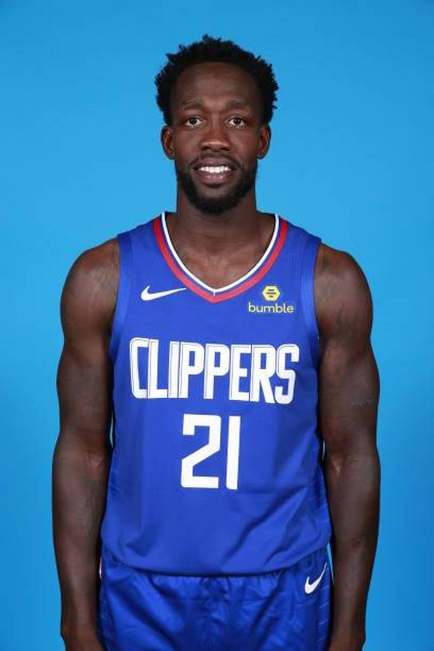 雄鹿客场逆袭黄蜂，全队表现出色喜迎三连胜的简单介绍