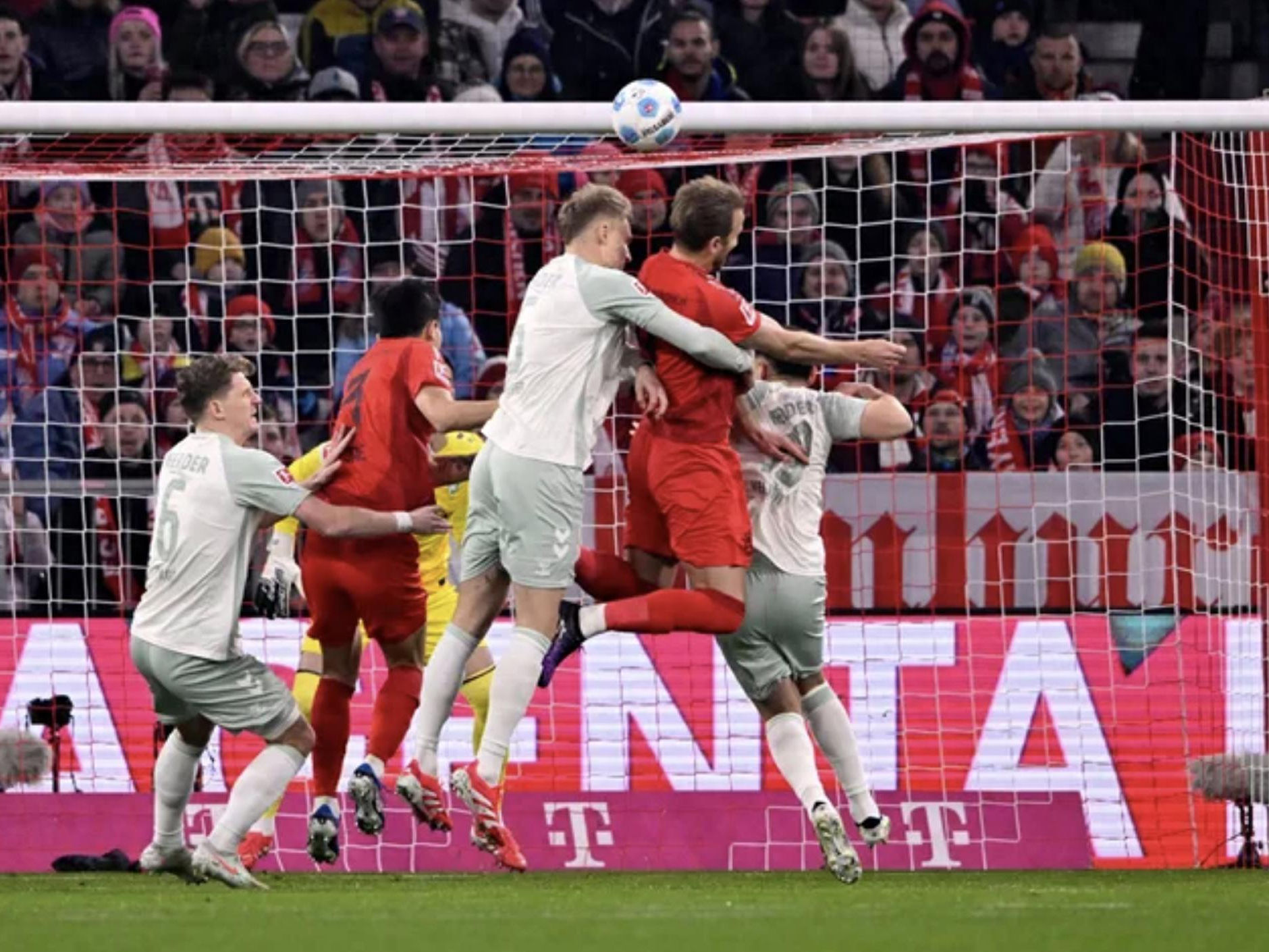 爱游戏入口-包含巴黎逆转无功，拜仁晋级四强的词条