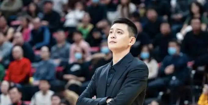 -包含摩尔斯比克队主教练调整战术，或期待取得好成绩的词条