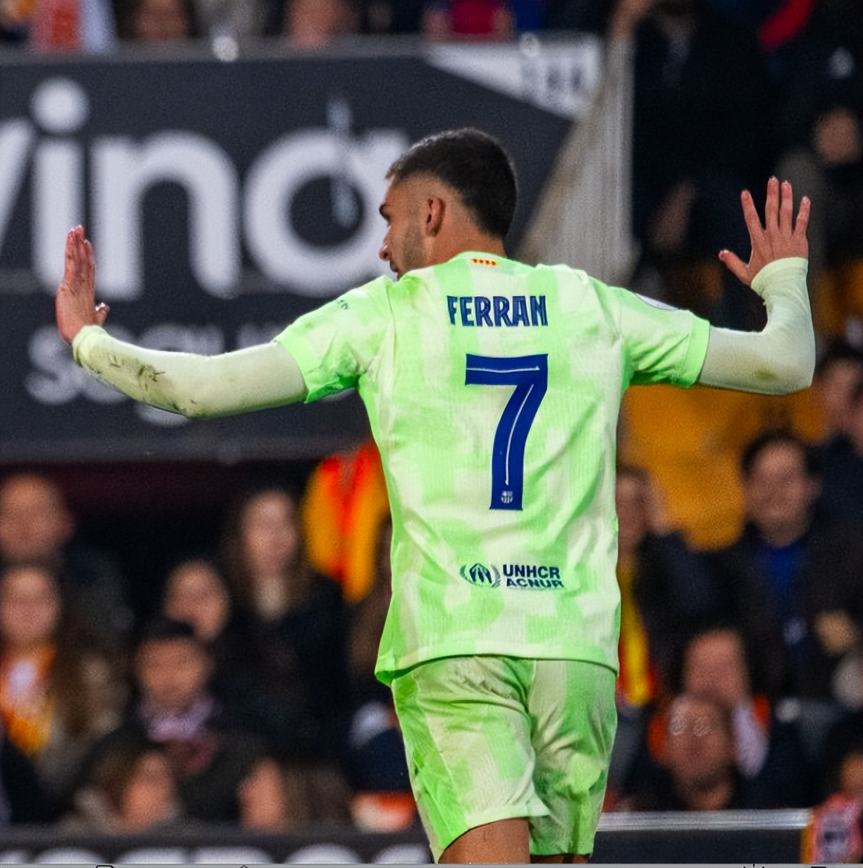 瓦伦西亚客场告捷，守住胜利席位