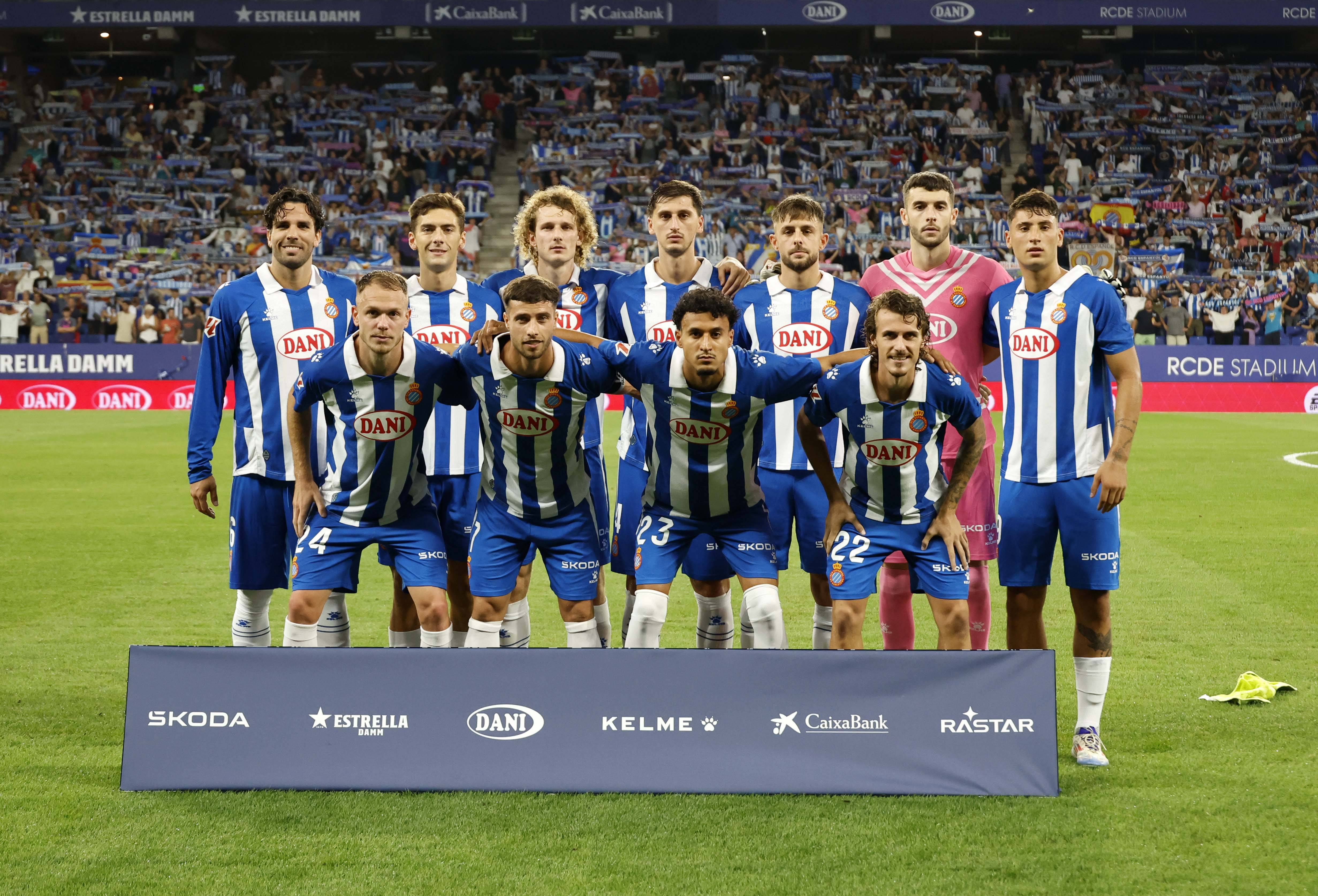 爱游戏入口-世界顶级球队在比赛中交手较量