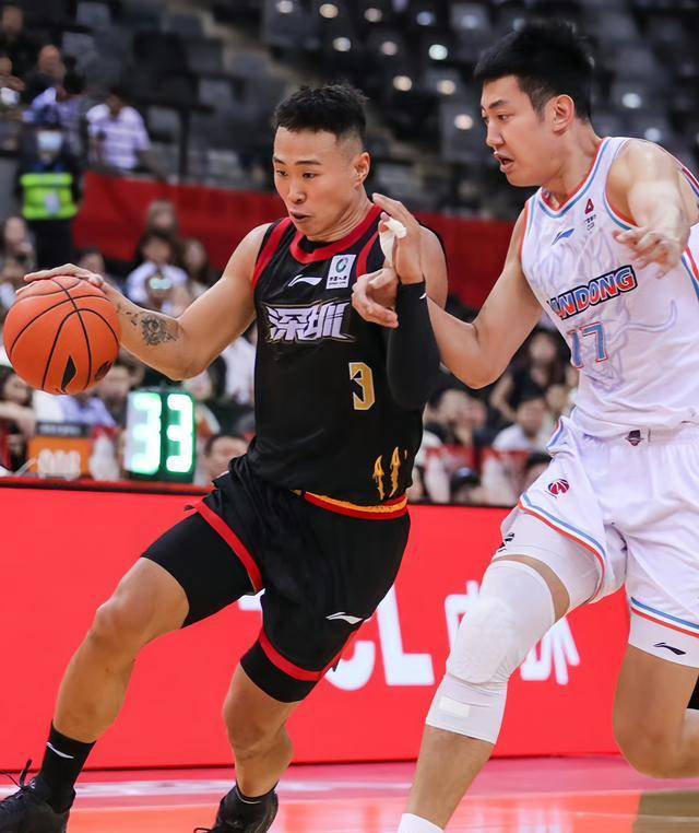 爱游戏登录入口-新秀球员成为球队亮点，展现出色表现引人瞩目