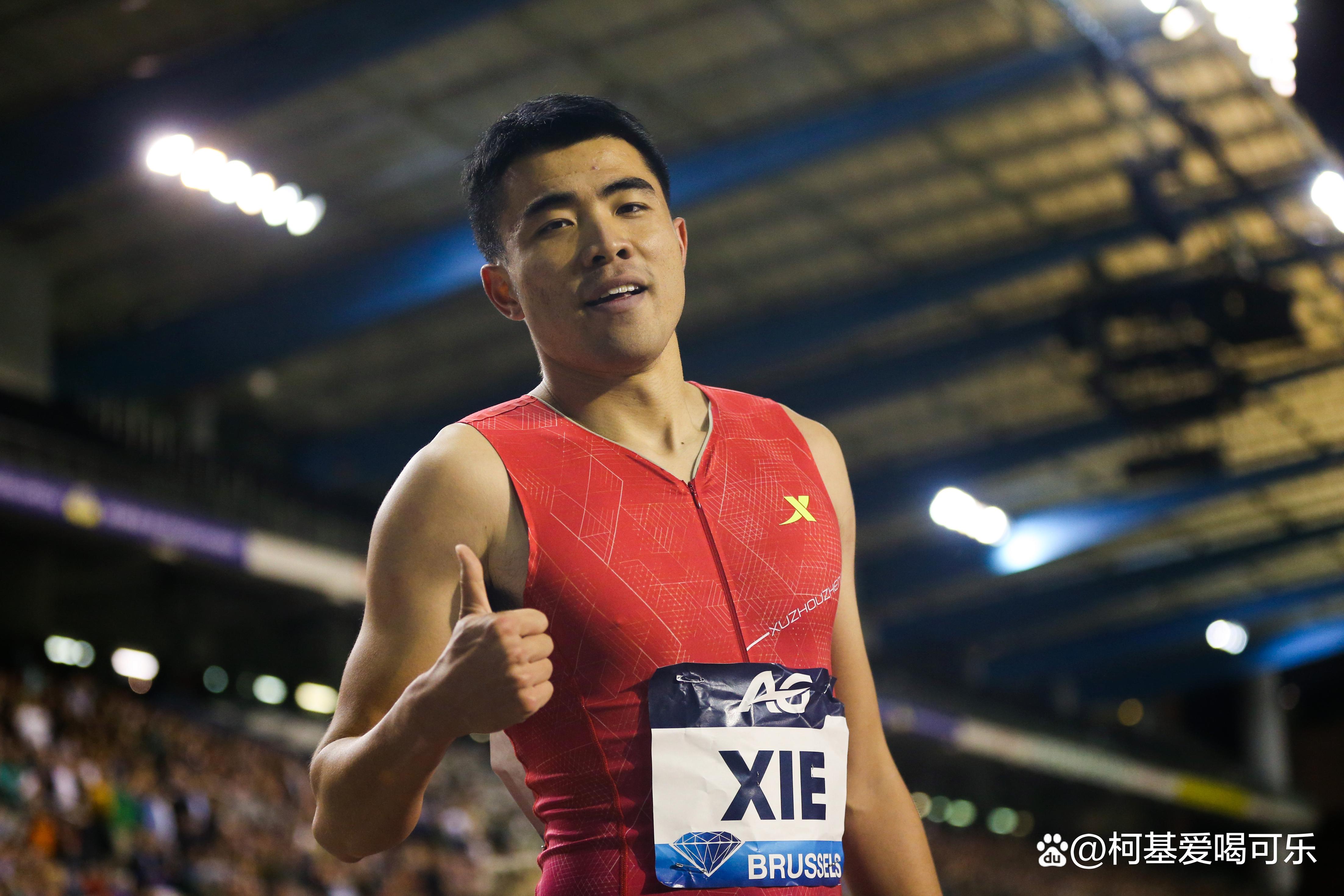 体育比赛为赛场，杰出队员发挥亮丽表现