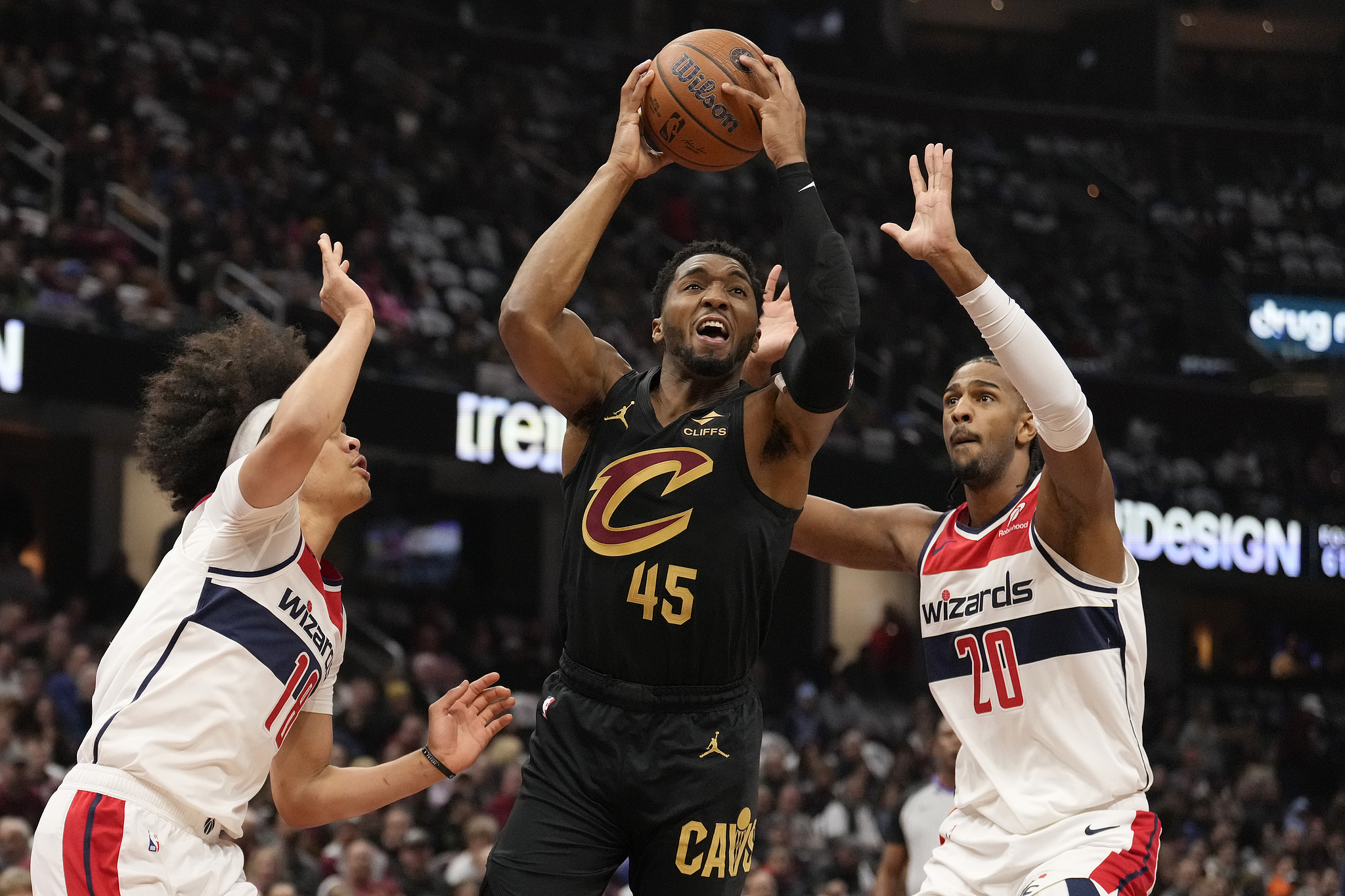 爱游戏官网网页版入口-骑士大胜老鹰，安东尼得到全队最高分