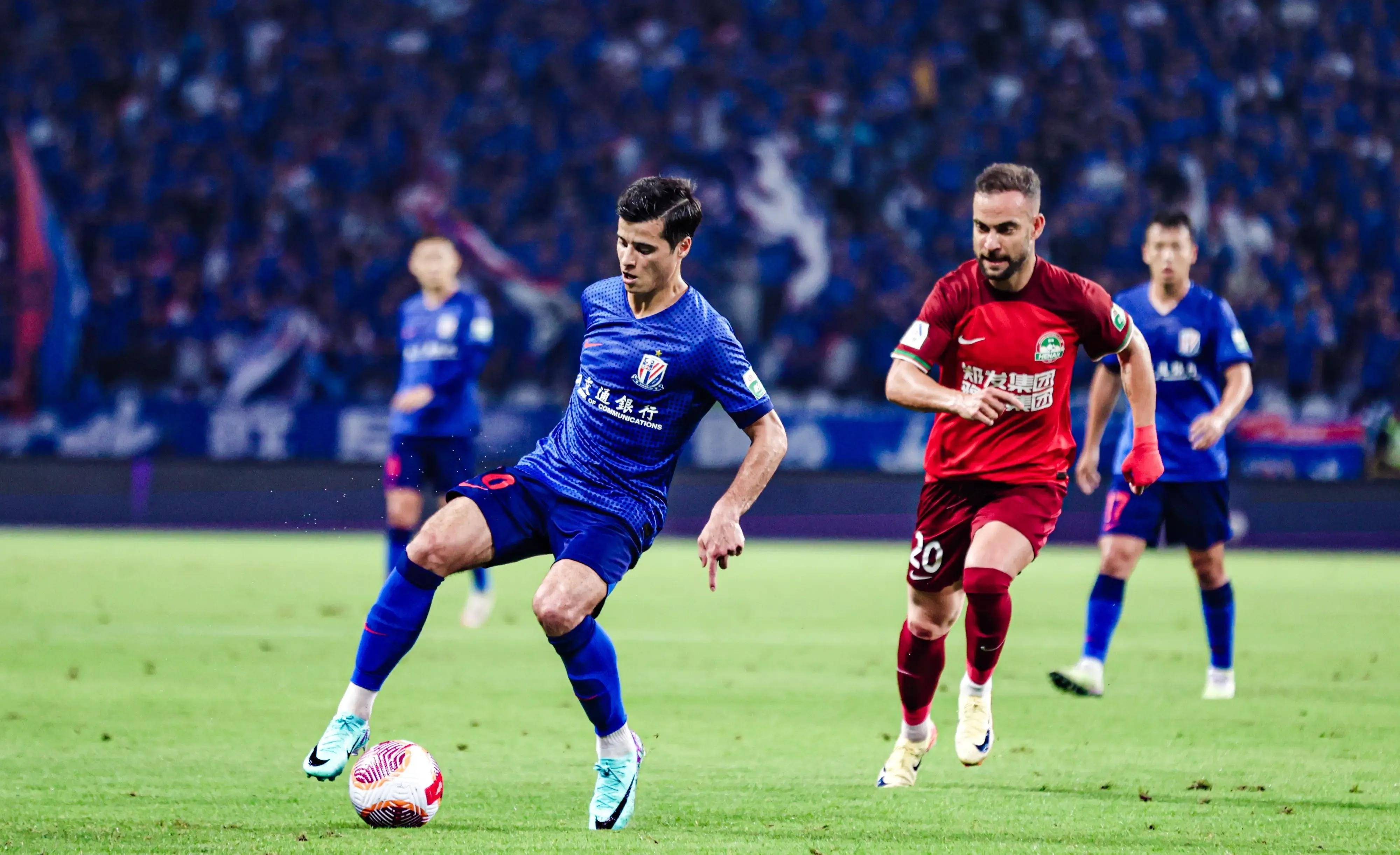 巴黎圣-日耳曼客场胜利，领跑法国顶级联赛