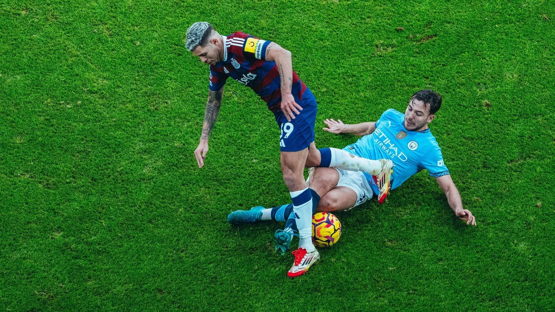 爱游戏网页版登录入口-曼城客场大胜多特蒙德，斯特林制胜一球