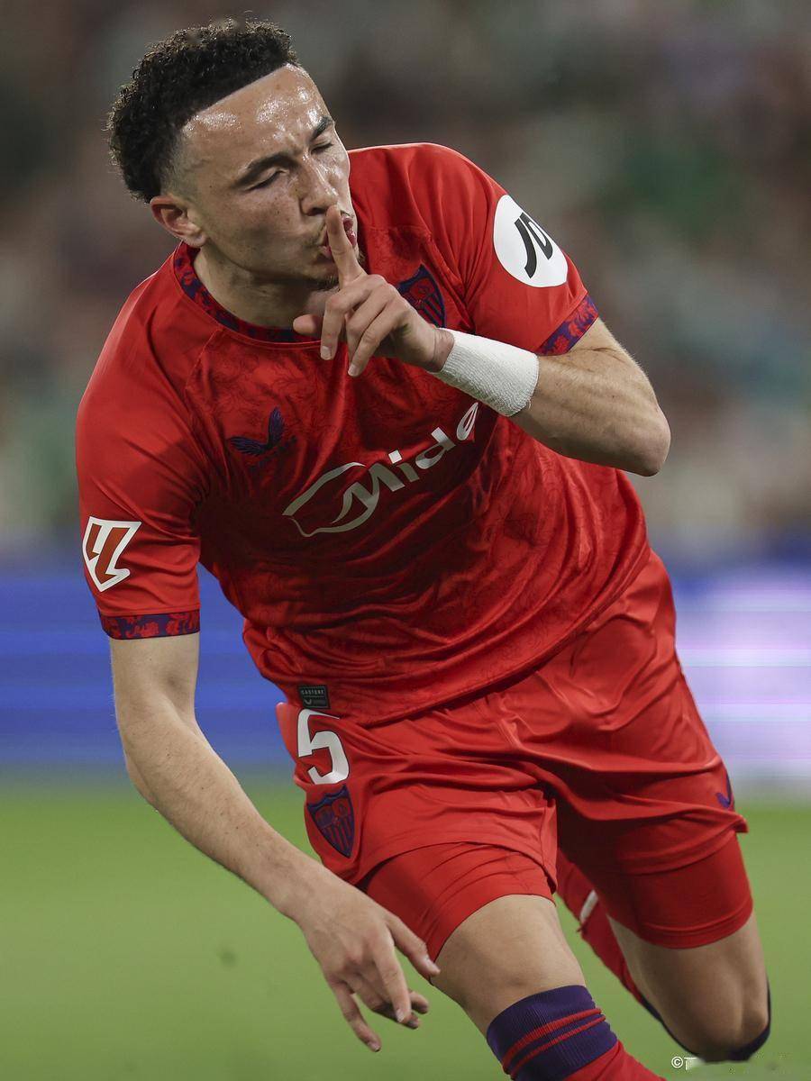 爱游戏官网-包含马竞遭遇困境，塞维利亚狂取四球的词条