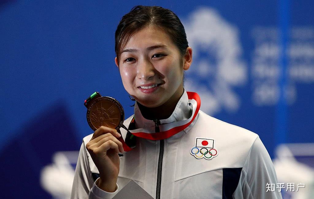 美国运动员再夺金牌赢得掌声